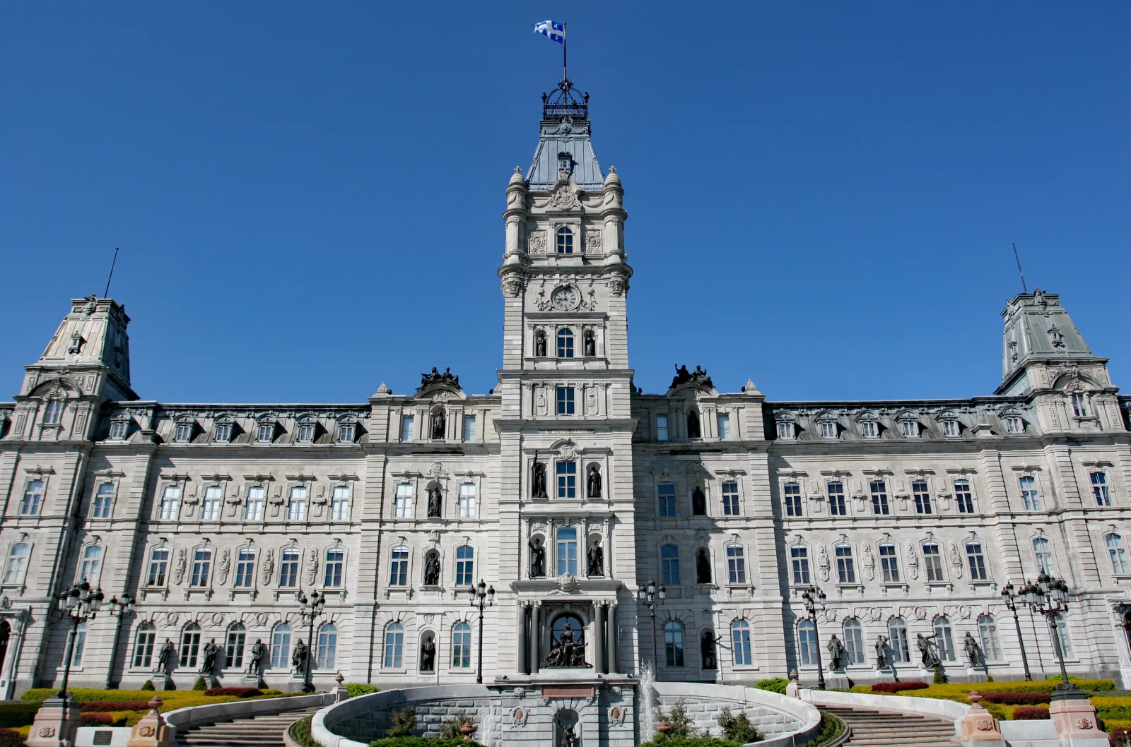 Façade de l’hôtel du Parlement du Québec, à Québec. Photo de contexte prise en 2009.